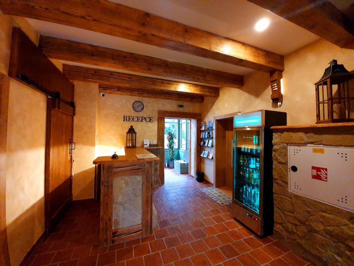 Hotel Kortus Jetrichovice  ภายนอก รูปภาพ