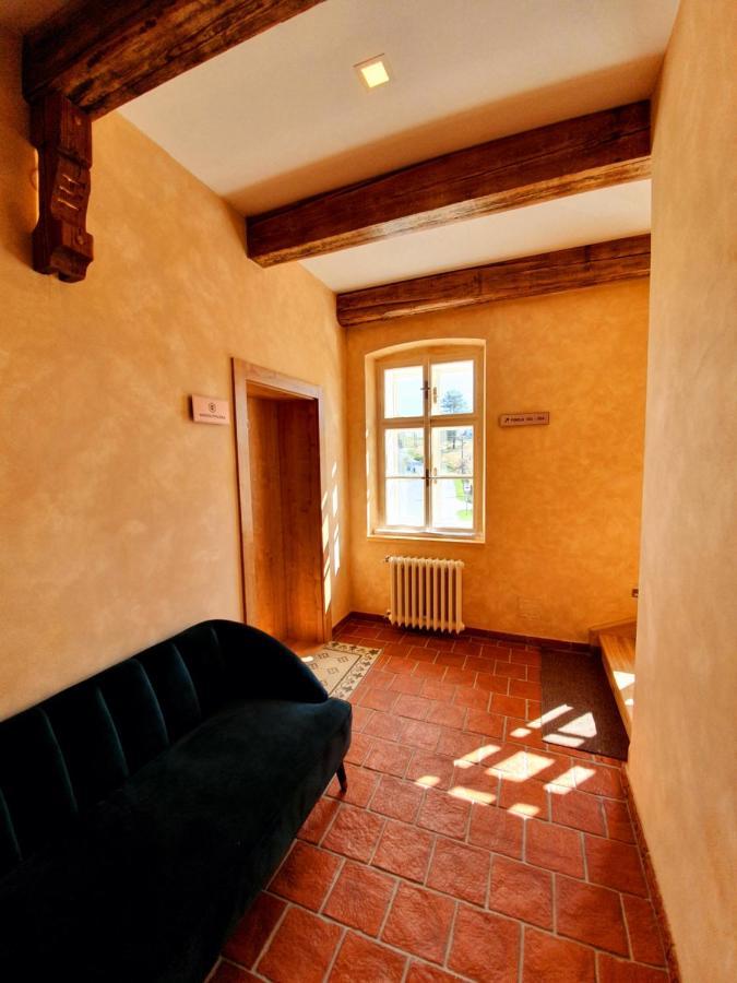 Hotel Kortus Jetrichovice  ภายนอก รูปภาพ