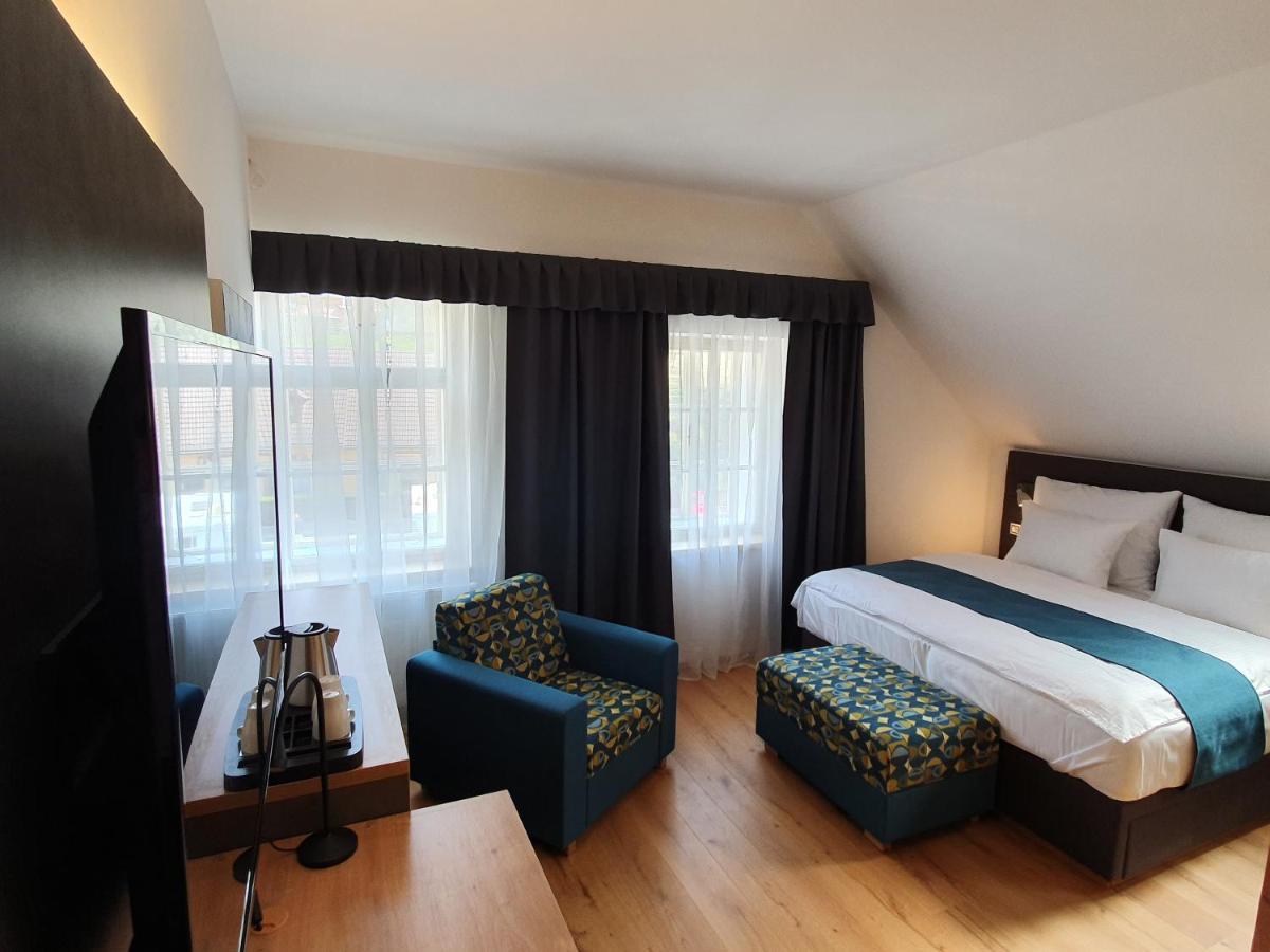 Hotel Kortus Jetrichovice  ภายนอก รูปภาพ